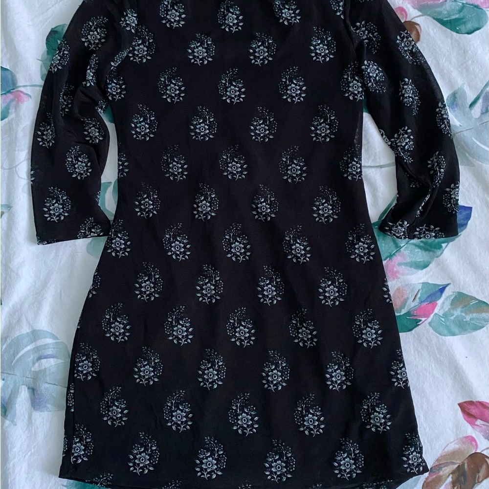Black Floral Long 3/4 Sleeve Tunic - Picture 2 of 5